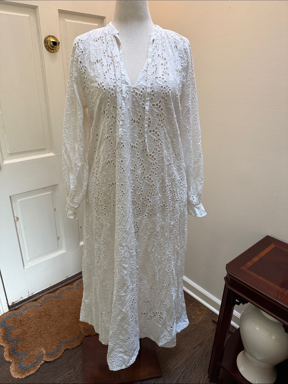 H&M beautiful White Eyelet Lace Long Dress
